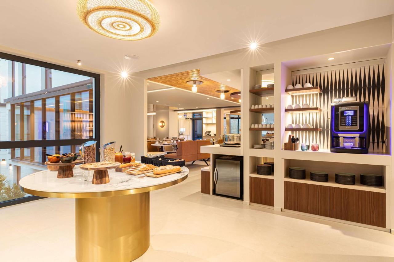 Hotel Yac Paris Clichy, A Member Of Radisson Individuals Esterno foto
